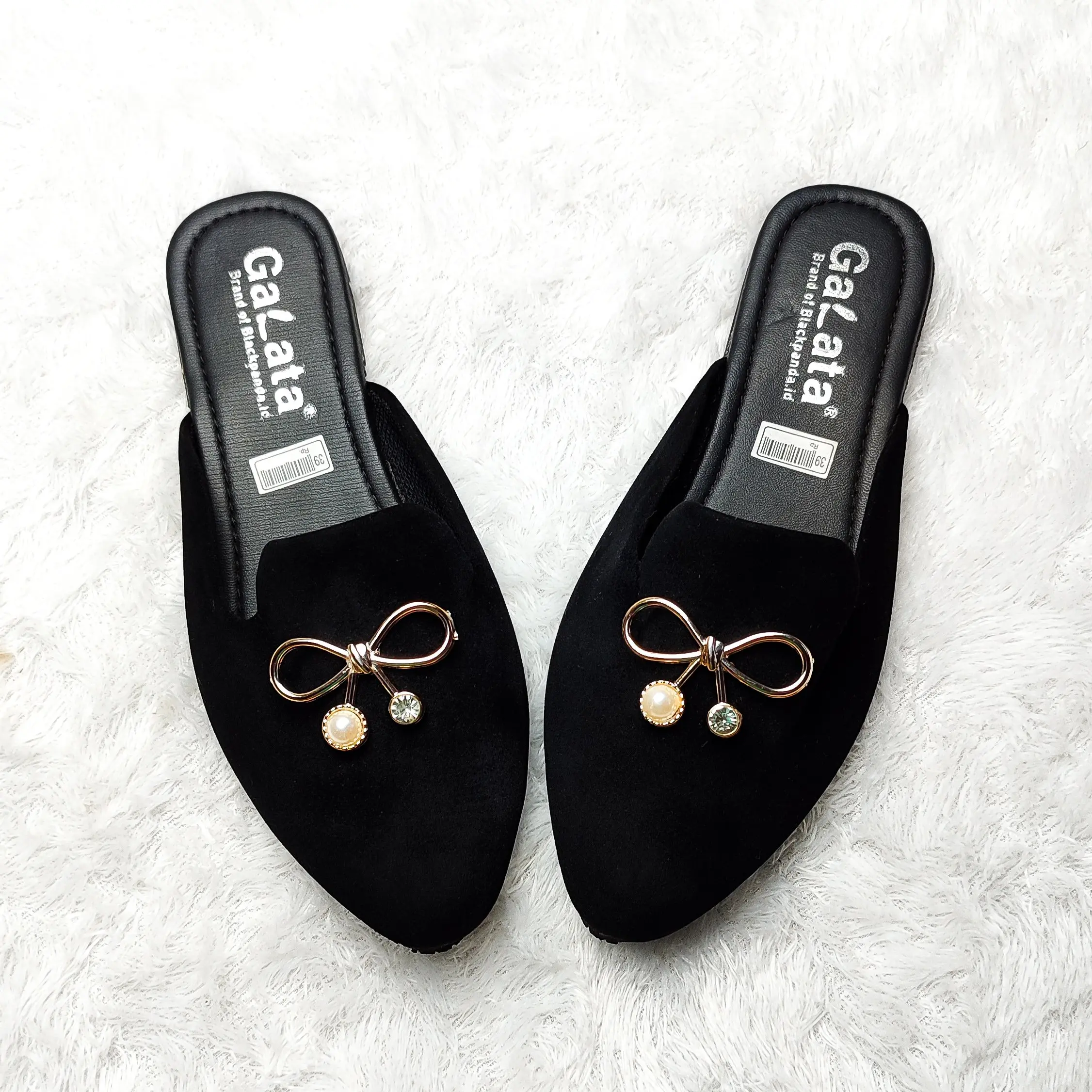 Blackpanda Vika Wl Selop Wanita Cantik Bahan Beludru Sol Bawah Karet Licin Shoes Hitam sepatu sandal flat mules