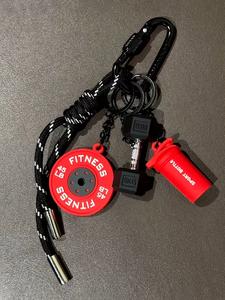 Llavero personalizado de estilo deportivo con mancuerna y kettle bell, colgante hecho a mano para bolso de botella deportiva, esencial para entusiastas del fitness, apto para hombres y mujeres.