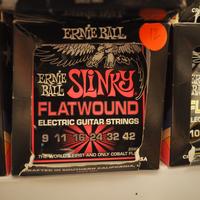 Gambar Ernie Ball 2593 Super Slinky Flatwound Electric Guitar Strings 9-42 dari GH Music Store Kota Tangerang Selatan 3 Tokopedia