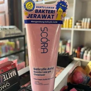Scora bantu lawan bakteri jerawat