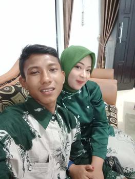 Product Review of Set batik Couple seruni Hijau botol, Couple kondangan, batik Couple, kemeja rok dan tunik wanita from 𝐀**𝐢 0