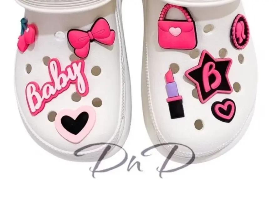 Terbaru Aksesoris Sandal Jibbitz Barbi Black-Pink Premium Pin Charm Mewah - Shoe