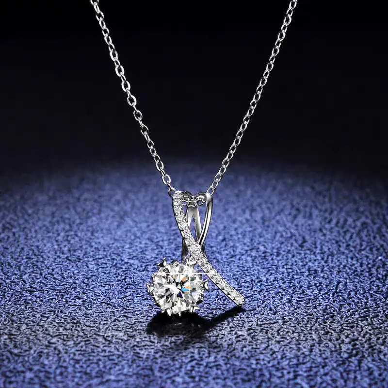 Moissanite 1 carat [female heart] high quality Moissanite pendant clavicle chain