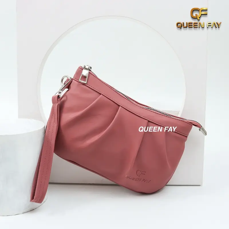 Queen Fay Lyona Pouch Chocoli Tas Dompet Multifungsi Waterproof Anti Air Kekinian Muat Banyak 4