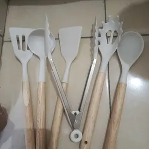 Simpan Indah Set 6pcs Pisau Kue Silikon Anti Lengket Spatula Berlubang Handle Kayu Food Grade Alat Dapur Estetik & Praktis Peralatan