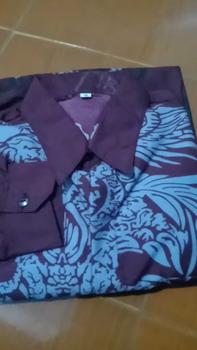 Product Review of KEMEJA BATIK BURGUNDY LENGAN PANJANG MOTIF TERBARU 2025 from B**l B**k 2