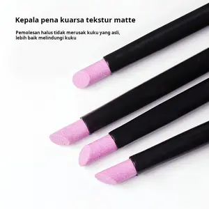 Peralatan kuku: pena penggosok, penghapus kutikula, sikat kuarsa keramik, stik penggosok permukaan kuku.