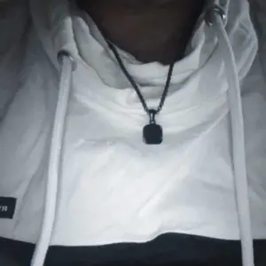 KALUNG PERSEGI GEOMETRIS BARU UNTUK PRIA KALUNG LIONTIN PERSEGI BATU ALAM HITAM PUNK