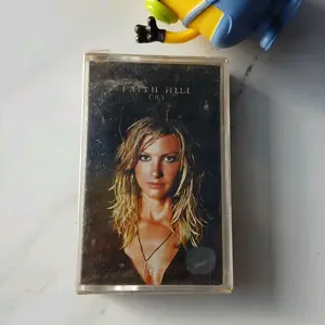 kaset pita faith hill cry segel