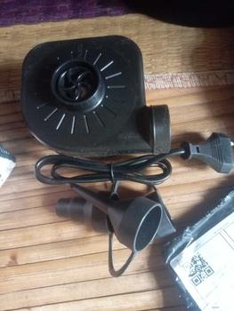 Product Review of Pompa Elektrik Kasur Mobil/Vacum Bag/Kolam Renang/Gym Ball/Dll - Portable dan Mudah Dibawa from j**m 1