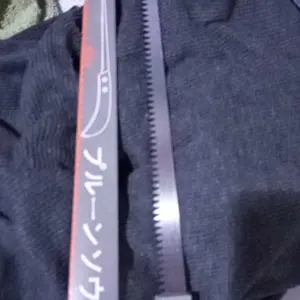 Gergaji Tangan Sederhana Serbaguna Handle Ergonomis Pertukangan