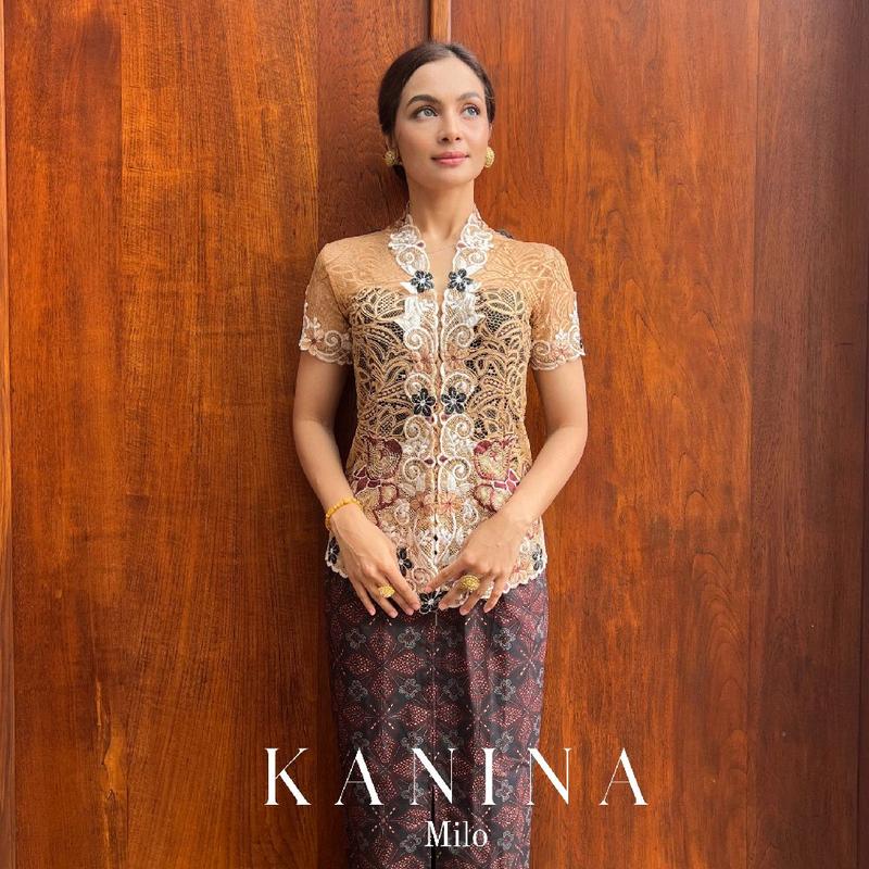Kebaya Encim Bordir Lengan Pendek KaNiNa 4