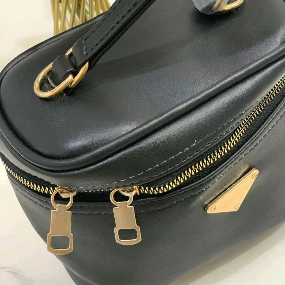 Tas Wanita Model Bulat Kulit Murah untuk Lebaran - Selempang