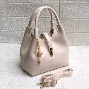 Sabrina Tas Selempang Wanita Sling Bag Terbaru Kulit Desain Elegan Trendi Bahan Berkualitas dengan Tali Panjang