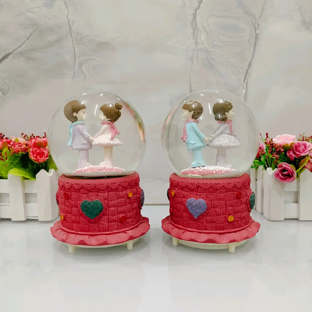 Snowball /Pajangan Bola Kaca Music Box  XL (100) + Lampu Salju Otomatis Bergerak Couple Take My Hand