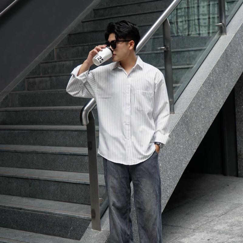 Áo sơ mi KẺ SỌC CÓ TÚI . FORM REGULER chất vải cotton dệt không phai màu form áo rộng rải thoáng mát