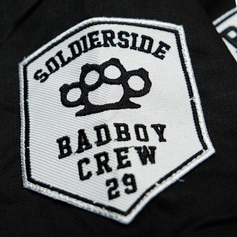 Soldierside Familia Workshirt "TheCREW" Hitam Bordir Putih-Hitam WS197 Kancing Simple kemeja pria  skena 4