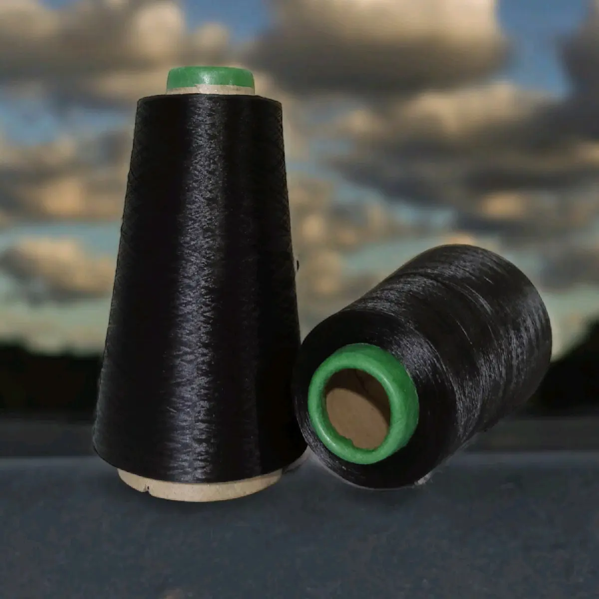 benang obras polyster hitam 150/48 (250gram)