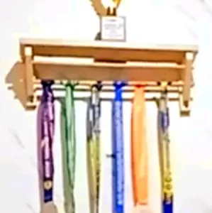 Rak Piala dan  Gantungan Medali kayu  Jati Belanda Tempel Dinding Dapat disesuaikan