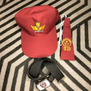 paket hemat perlengkapan sekolah anak SD topi dasi sabuk/ikat pinggang Seragam Perempuan