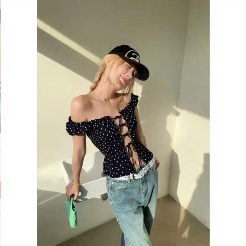 A101 40-90kg Chỉ BÁN ÁO - Áo trễ vai chấm bi bèo nhún