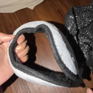 Penutup Penghangat Telinga Kuping Earmuff / Musim Dingin Ear Cover