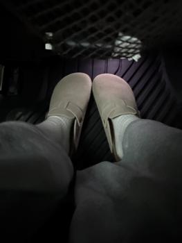 Product Review of UTUNE Retro Lazy Suede Half Slippers Women's New Thick Bottom Belt Buckle Adjustable Shoes from m**୧ 1