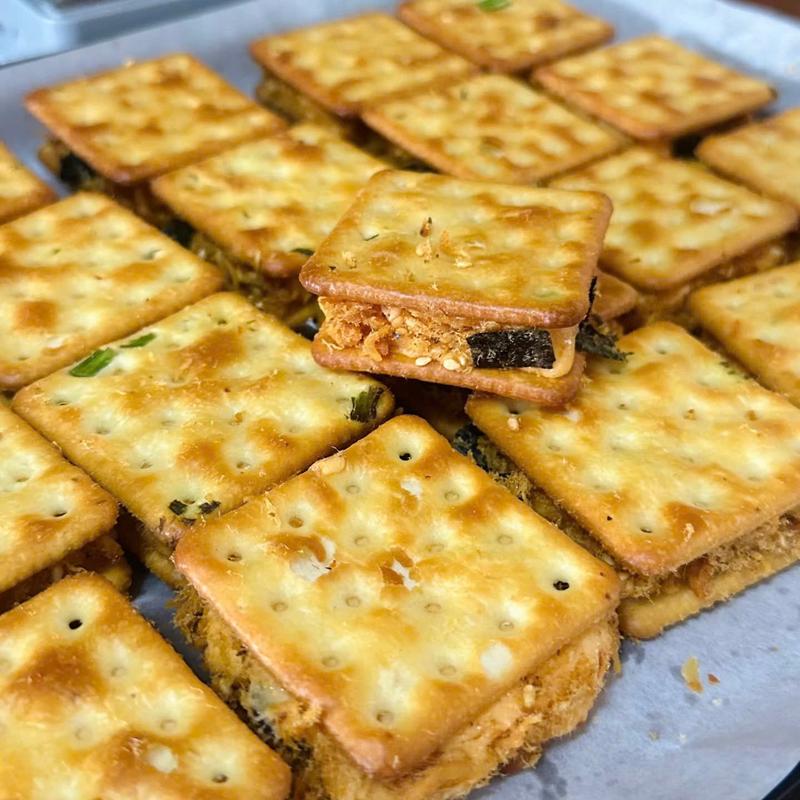 Bánh Quy Hành Trứng Muối Chà Bông Rong Biển, Thơm Ngon, Béo Ngậy