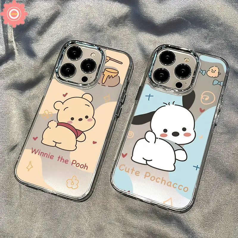 [ดอกทานตะวัน] เคสเลนส์โลหะชุบหรูหรานุ่ม เคสการ์ตูนวินนี่เดอะพูห์ Pochacco เข้ากันได้กับ IPhone 11 15 12 13 14 Pro Max 7Plus 6 7 8 6S 15 Plus XR XS Max X 8Plus SE 2020