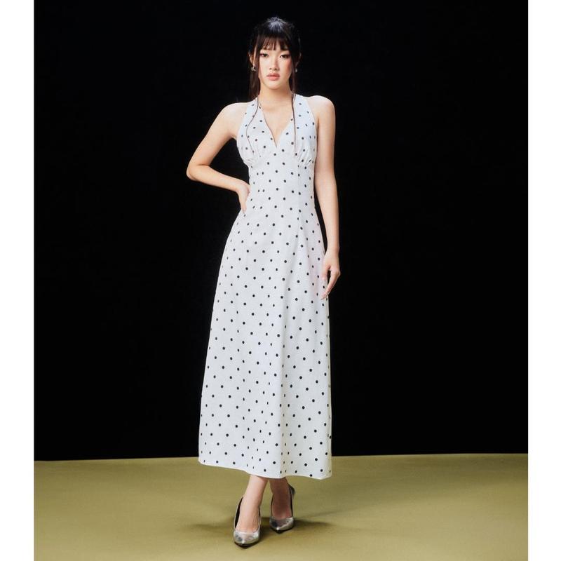  RECHIC Đầm cổ yếm Nomi nơ cổ họa tiết chấm bi sang trọngRECHIC Đầm cổ yếm Nomi nơ cổ họa tiết chấm bi sang trọng 
