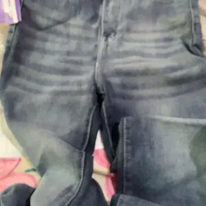 Jennie Cutbray Jeans Higwaist Lipatan Kaki Besar Jeans strecht Wanita