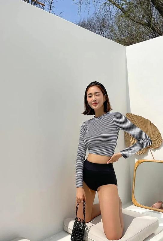 Product Introduction of Women's Swimsuit Long Sleeve Striped Sun Protection High Neck Short Midriff Outfit Comfortable Durable Foreign Trade Swimming Fitness Split Suit 6