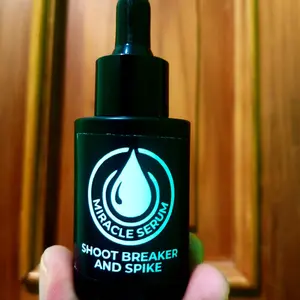 1 botol Miracle Serum.untuk menumbuhkan tunas dan spike. tidak sekedar menumbuhkan tapi juga menutrisi