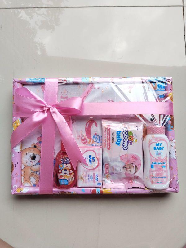 kado sambng bayi baru lahir lucu imut perempuan atau laki laki Perempuan Katun