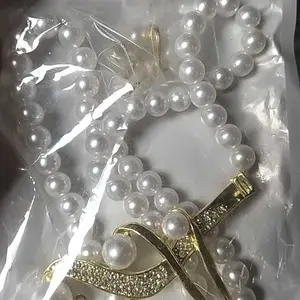 Set Paket 2 In 1 Kalung Dan Anting Mutiara Dengan Liontin Motif Lengkung Mewah Feminim SAK-7009