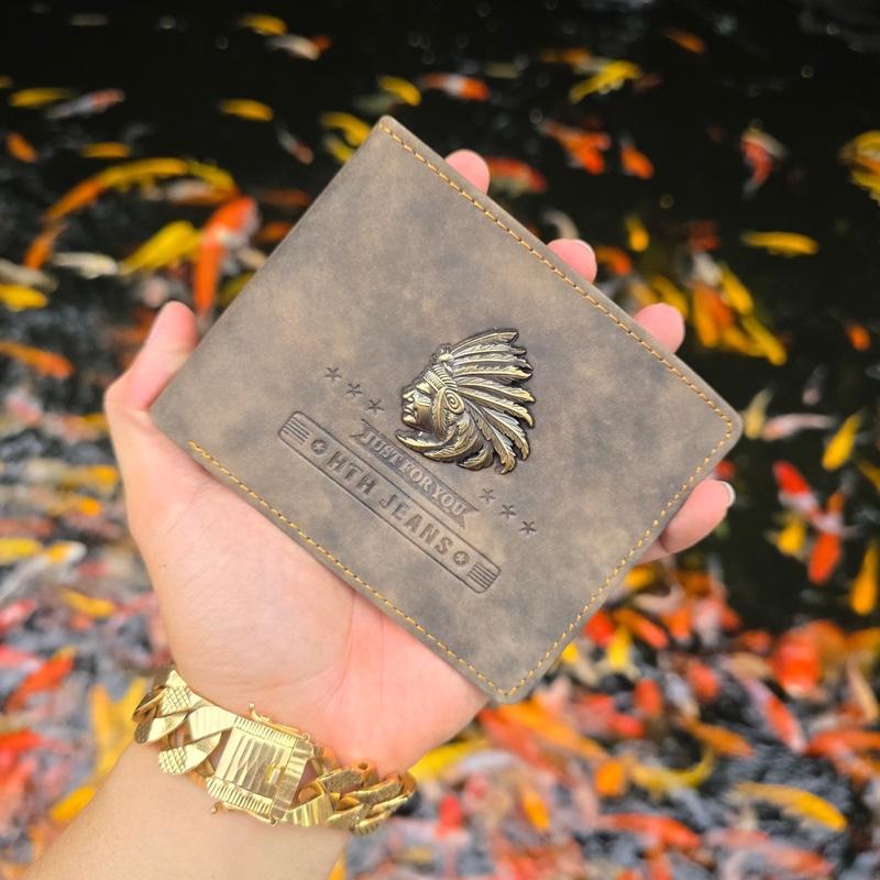  Ví nam da bò cao cấp HTH logo Thổ dân da đỏ mạnh mẽ . Thiết kế size lớn nhiều ngăn gập lại Wallets Kem. Bóp nam đẹp da bò thật 