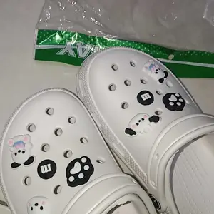 Sandal Baim Unisex Couple (Bisa DIY Pin Sandal) Empuk Anti Slip Sepatu Sandal Viral Kekinian