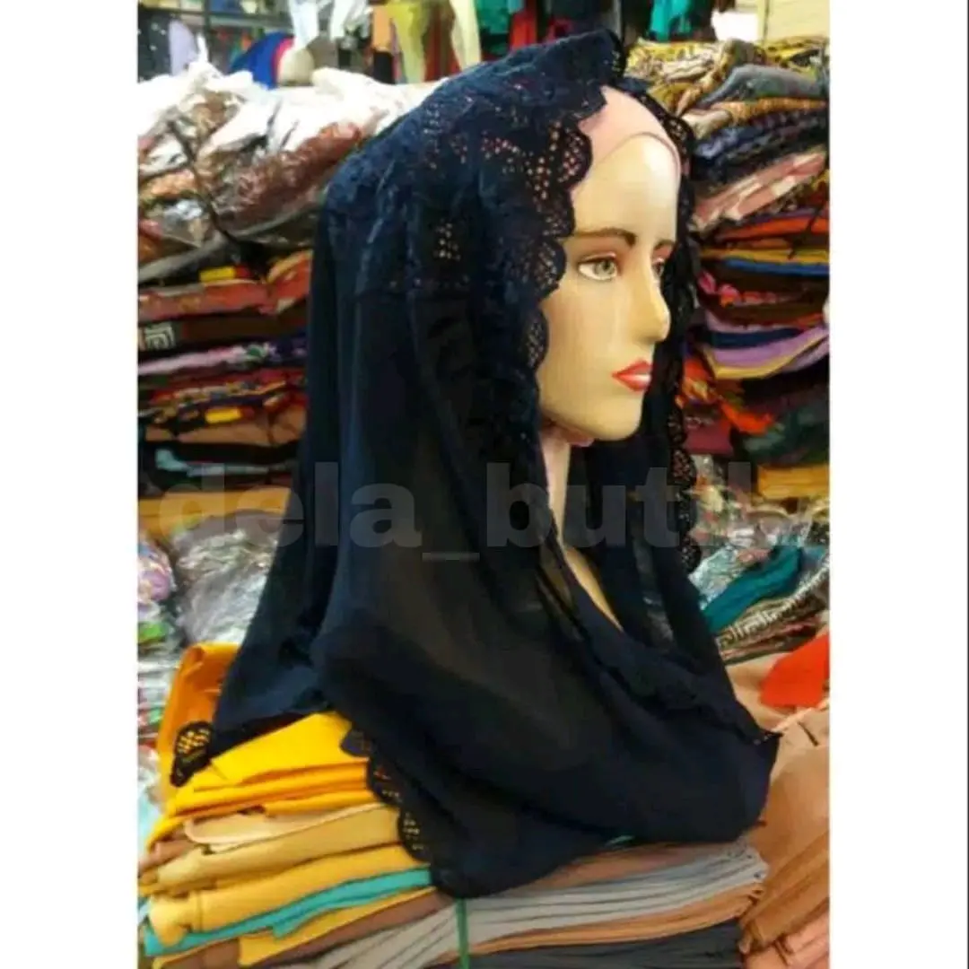Kerudung Yenni Wahid atau Jilban Instan Hoodie