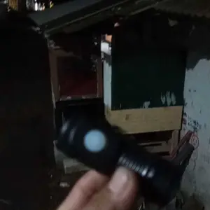 Senter Terang Mini Memiliki 3 Mode Cahaya Terang Multifungsi X-01
