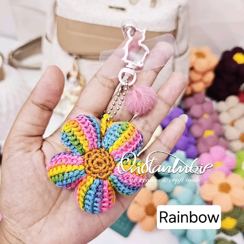 BagCarm 2in1 & Case Daisy Mini Pompom free landyard 2