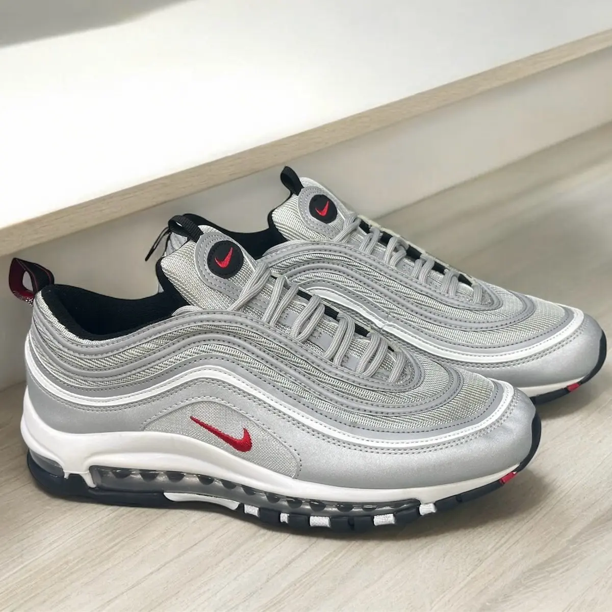 SEPATU SNEAKERS PRIA M 97 METALIC SILVER