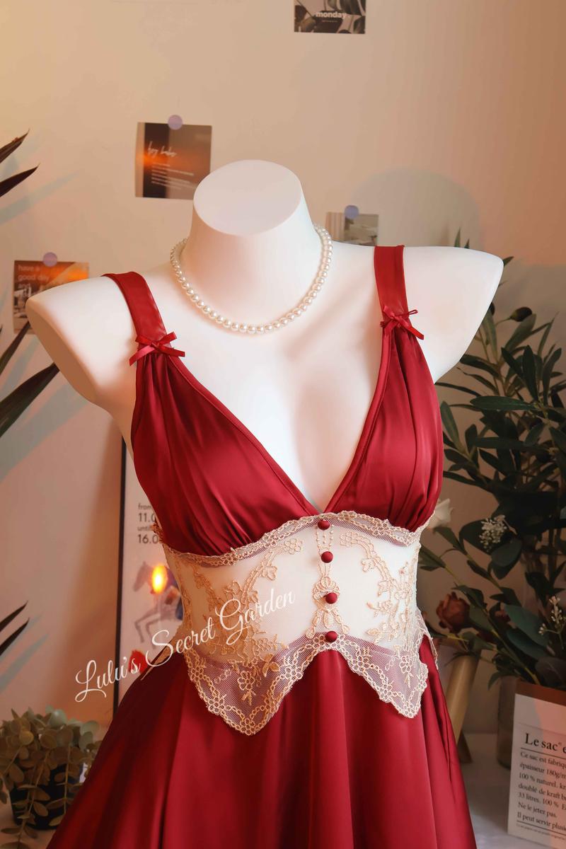 Product Introduction of LULU 1053-Sexy Lace Hollow Solid Color Seductive Camisole Nightdress and Robe Set for Women - Homewear 10