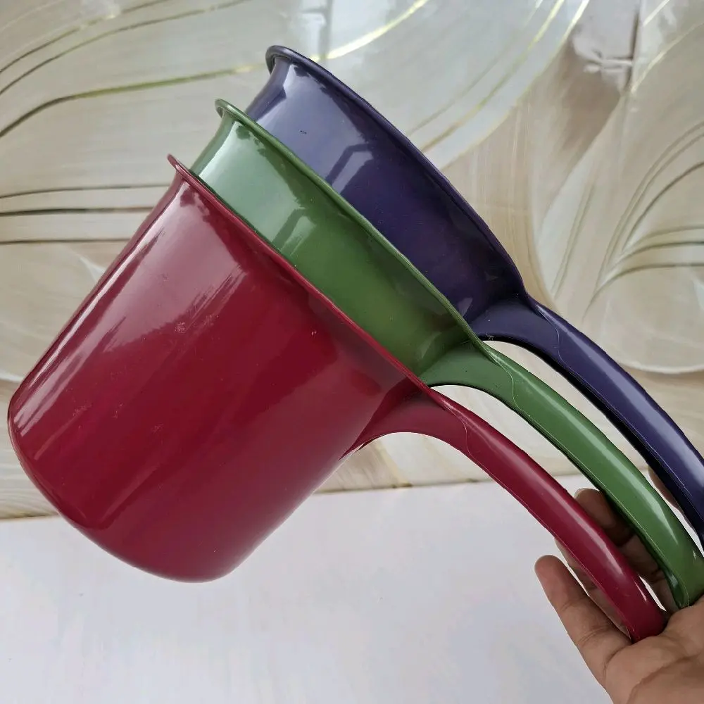 Gayung Elegan dengan Desain Warna Menarik untuk Kebutuhan Rumah Tangga Anda