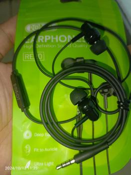 Product Review of ROBOT RE20 Headset Oblique In-Ear Deep Bass Ultra Light Black / White from E**i P**a Z**n 2