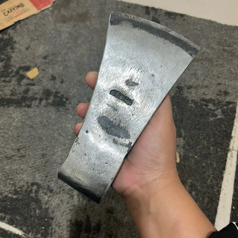 Kampak kayu pembelah kayu ukuran sedang 16 cm x 9 cm sepuhan tua asli Wonosobo
