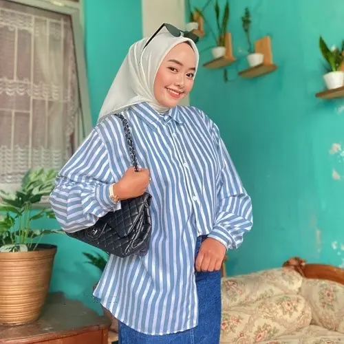 Kemeja Wanita Motif Silang Belakang Stripe Garis Salur Bahan Polly Rayon 6
