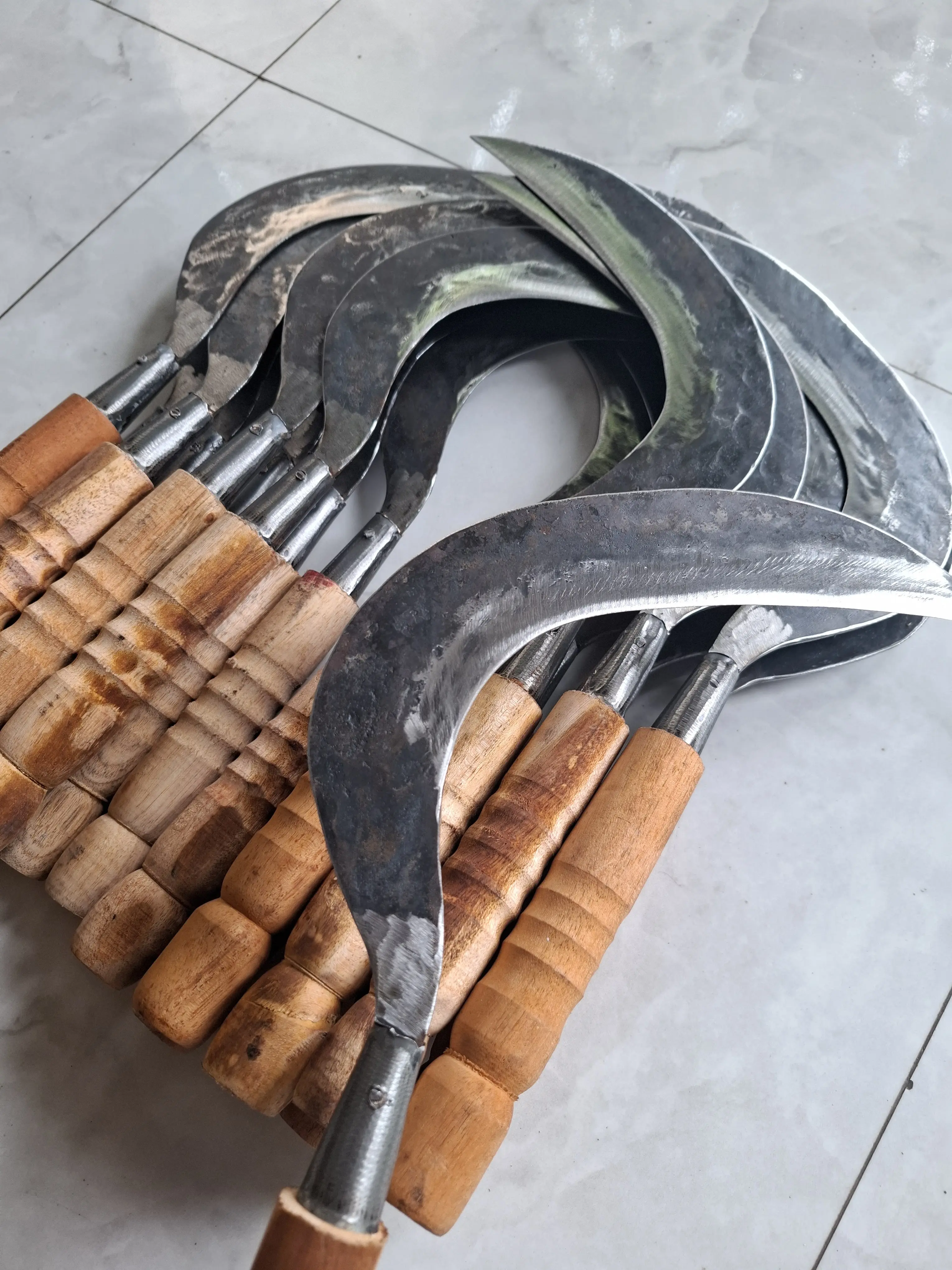 Sabit Arit Rumput Bahan Baja Sepuhan Asli