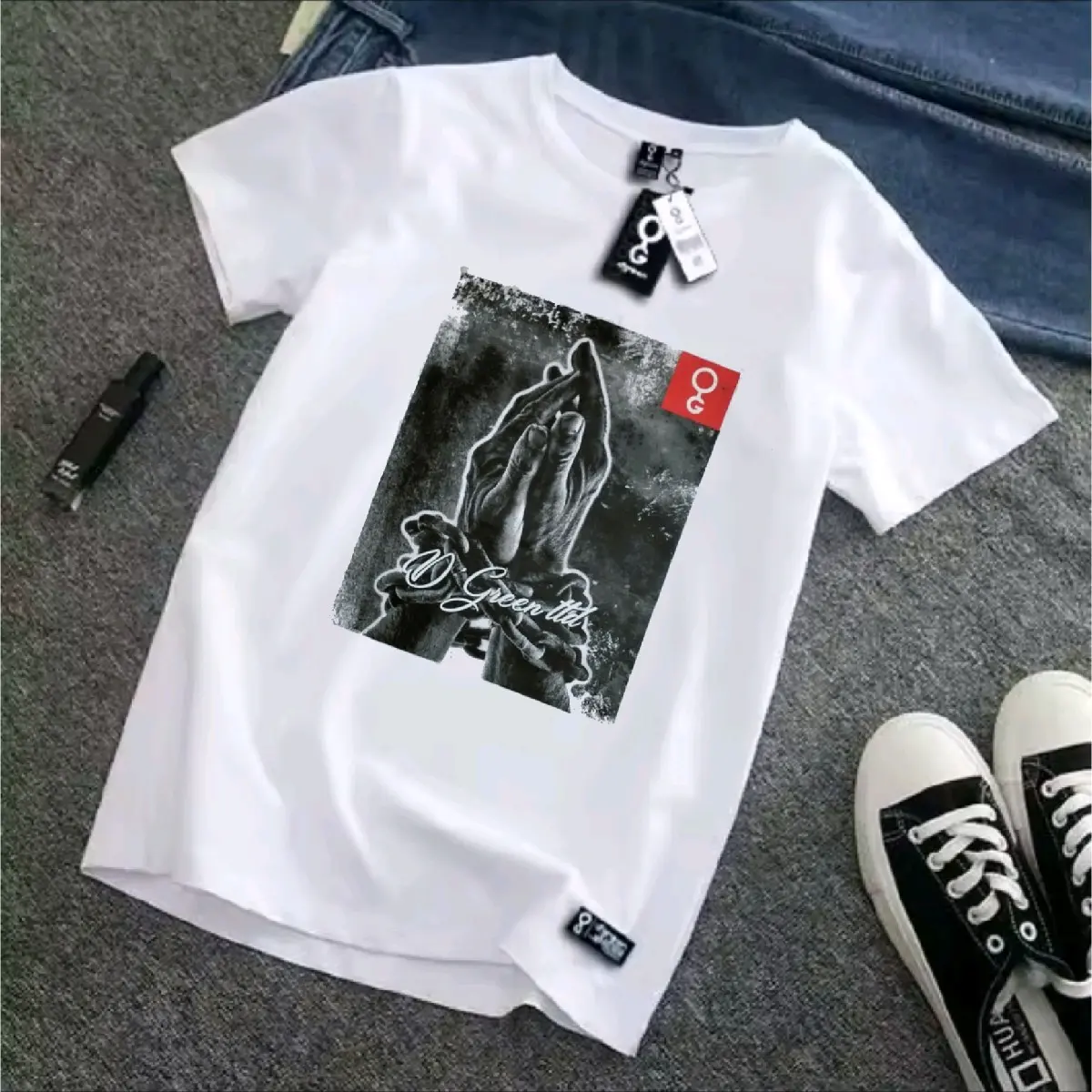 Kaos Distro Cowok Original D'green Keren Kasual Branded Ori Bandung Bahan Katun Combed Lembut Motif Simple Kaos Pria Dewasa Kaos Distro Pria Wanita Unisex Putih Baju Standar