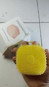 Product Review of Sikat Mandi Dispenser Silicon /Shower Brush Silicon / Sikat Silicone Lembut Dispenser Sabun Mandi   Silikon from t**6 2