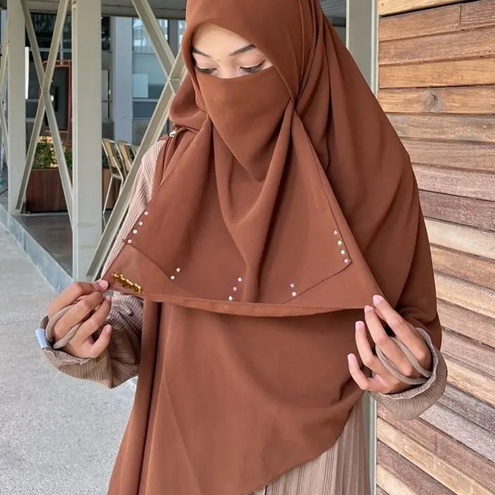 Khimar segi empat Haura set cadar payet dan bros ekor panjang 5